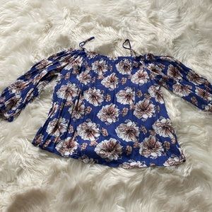 One ❤️ Clothing off the shoulder flower top